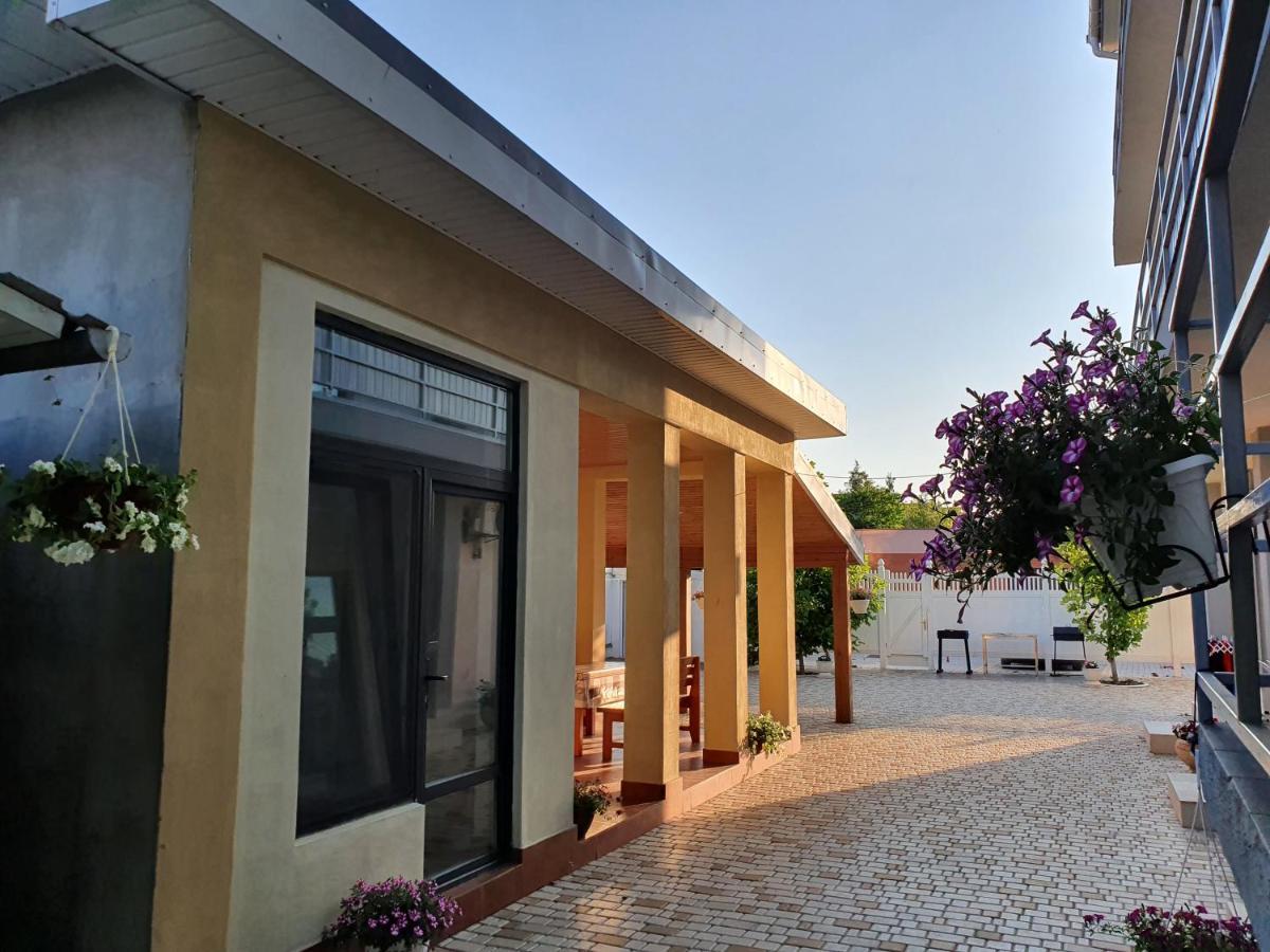 Aleksandriya Hotel Chornomorsk Exterior foto