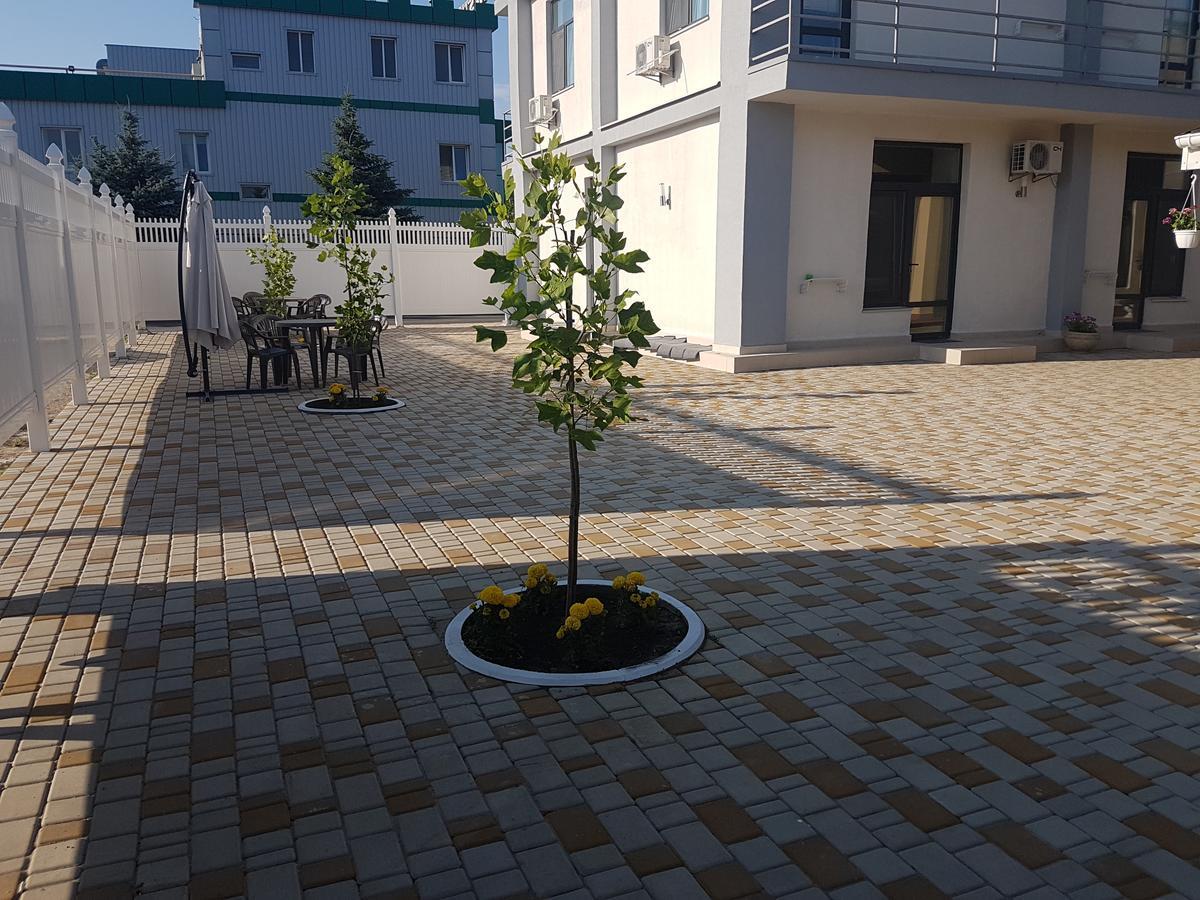 Aleksandriya Hotel Chornomorsk Exterior foto